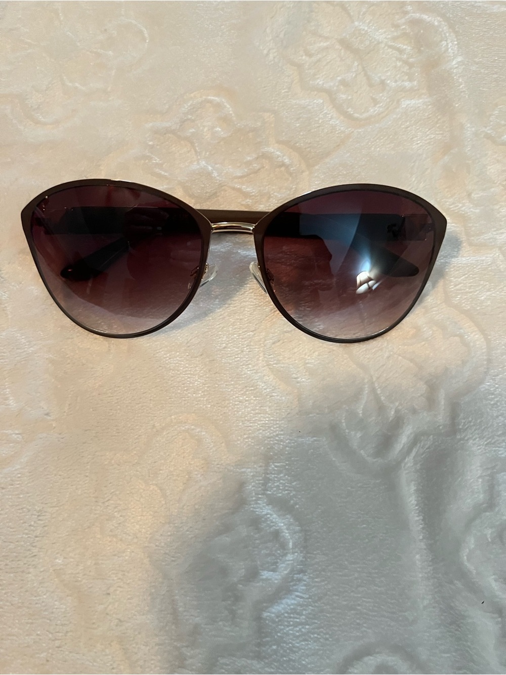 Jessica Simpson Women’s brown Gradient Cat-Eye Sunglasses - Gold Frame